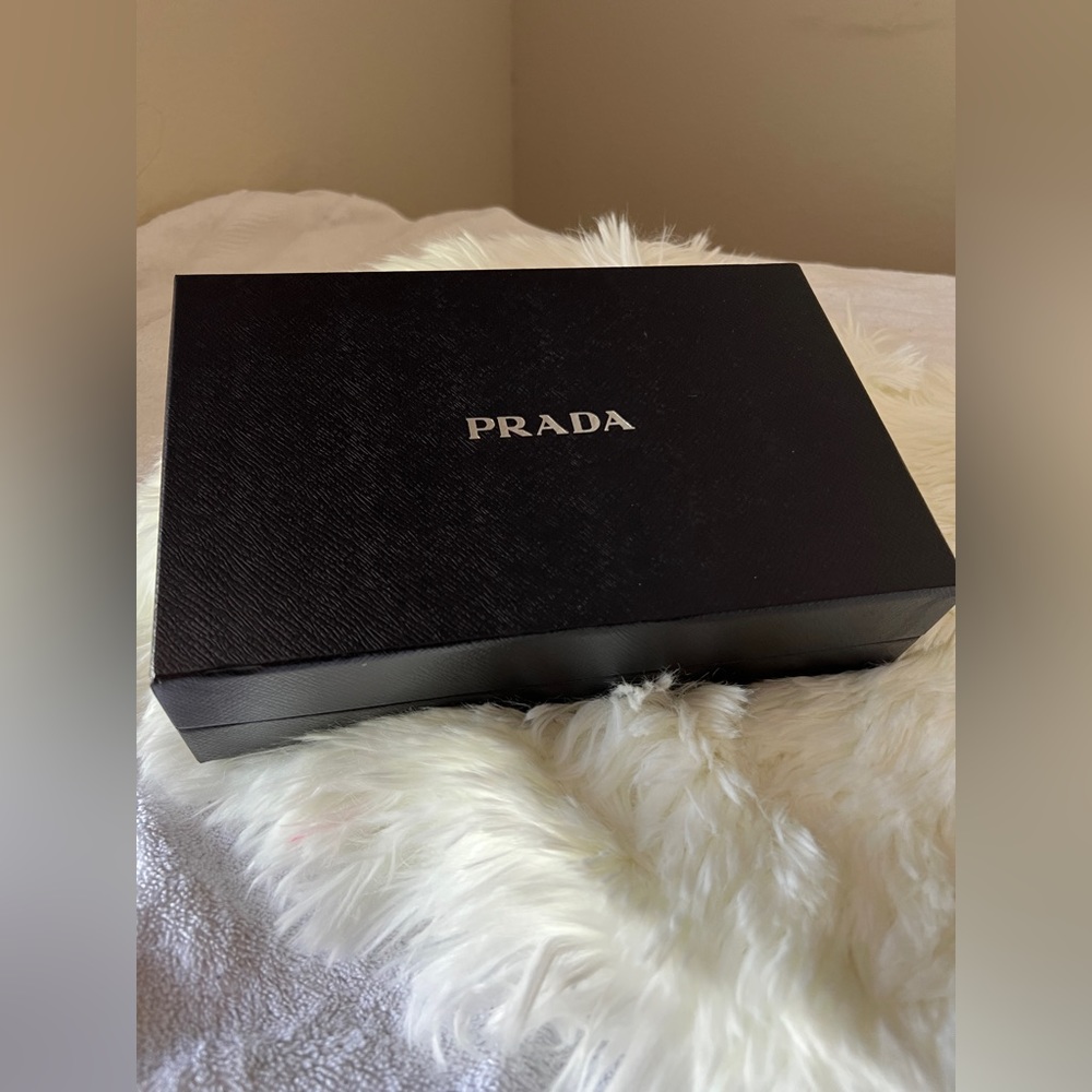 Authentic Prada Saffiano Petalo Leather Clutch/Crossbody Bag in Pink - Picture 10 of 11